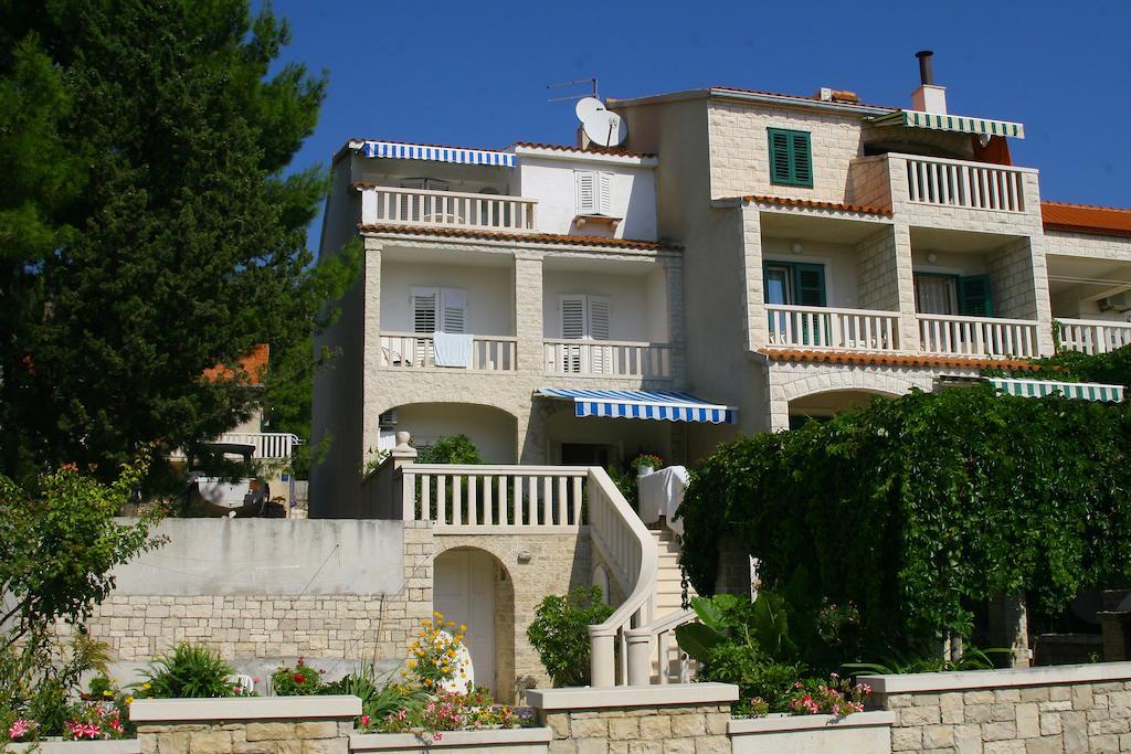 Guest House Marija Bol Exterior photo
