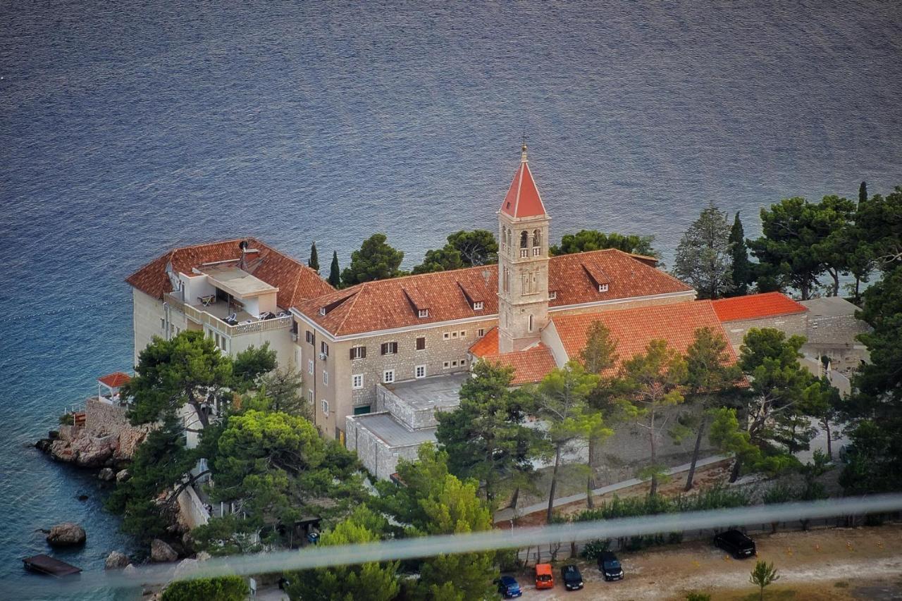 Guest House Marija Bol Exterior photo
