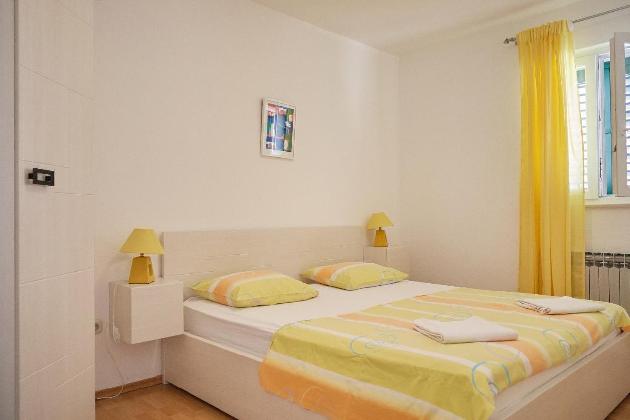 Guest House Marija Bol Exterior photo